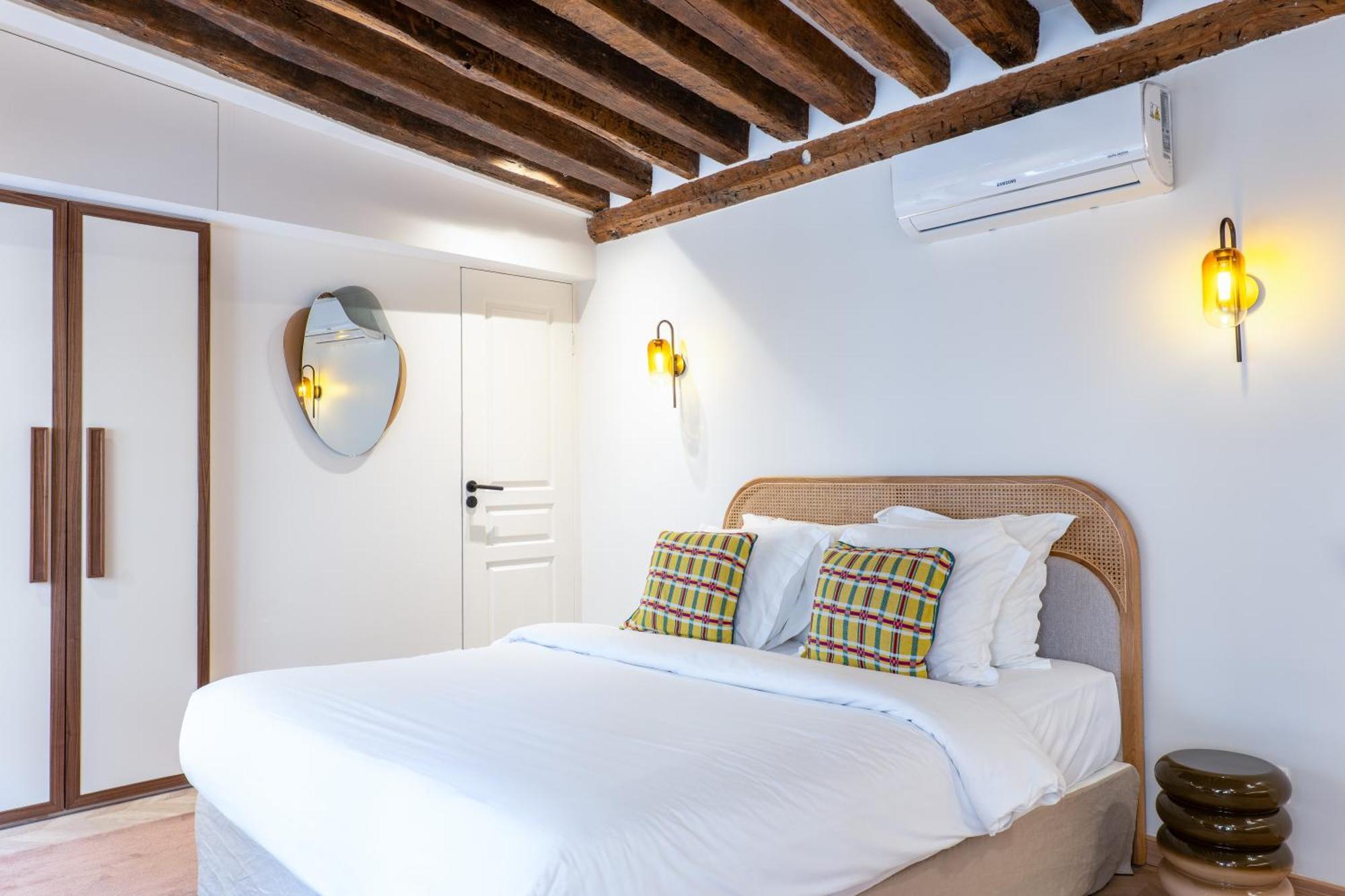 Holidaysinparis - Bourg Tibourg ภายนอก รูปภาพ